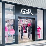 Witryna sklepu Gatta w Pasażu Grunwaldzkim