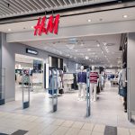 witryna h&m w pasażu grunwaldzkim