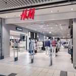 Wejście do sklepu H&M w Pasażu Grunwaldzkim