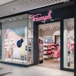 Witryna salonu bielizny Triumph w Pasażu Grunwaldzkim