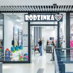 salon fryzjerski rodzinka w pasażu