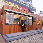 pan precel przed pasażem grunwaldzkim