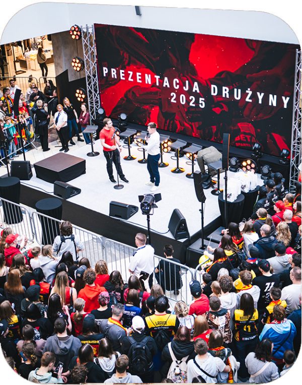 event wydarzenie dużo osób w pasażu grunwaldzkim
