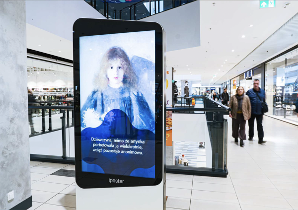 nośniki digitalowe na pasażu w pasażu grunwaldzkim