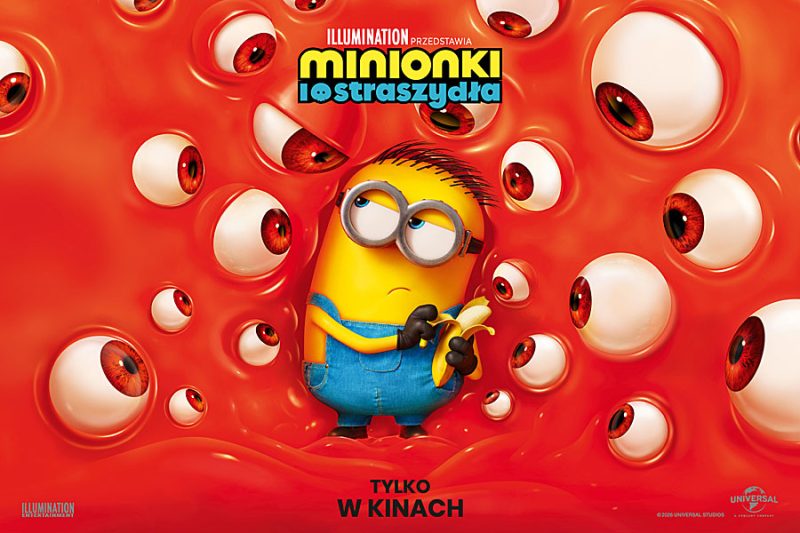 Plakat filmowy przedstawia żółtego Minionka w niebieskich ogrodniczkach, który z niepokojem obiera banana, spoglądając w górę. Postać otoczona jest przez dziesiątki wielkich, czerwonych gałek ocznych wpatrzonych w nią z jaskrawopomarańczowej, gęstej masy.