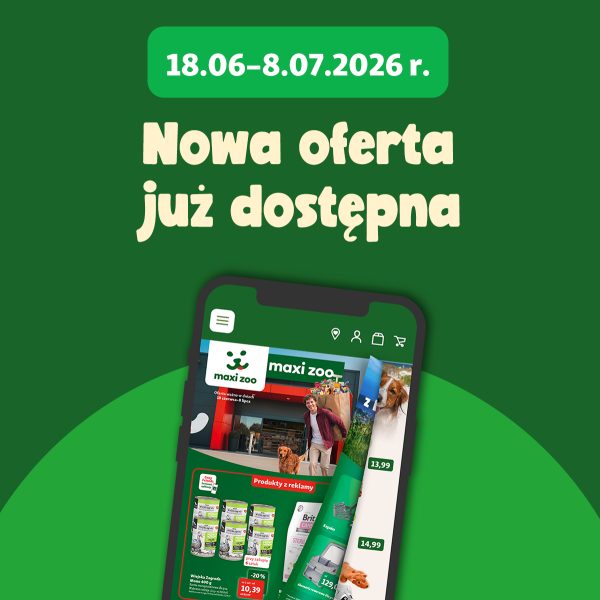 Plakat promocyjny sklepu Maxi Zoo przedstawia siedzącego na jasnym tle buldoga francuskiego, który patrzy prosto w obiektyw. W górnej części grafiki widnieje duże, zielone logo marki oraz biały napis „Wszystko dla Twojego pupila”, uzupełniony o informację o aktualnych promocjach.