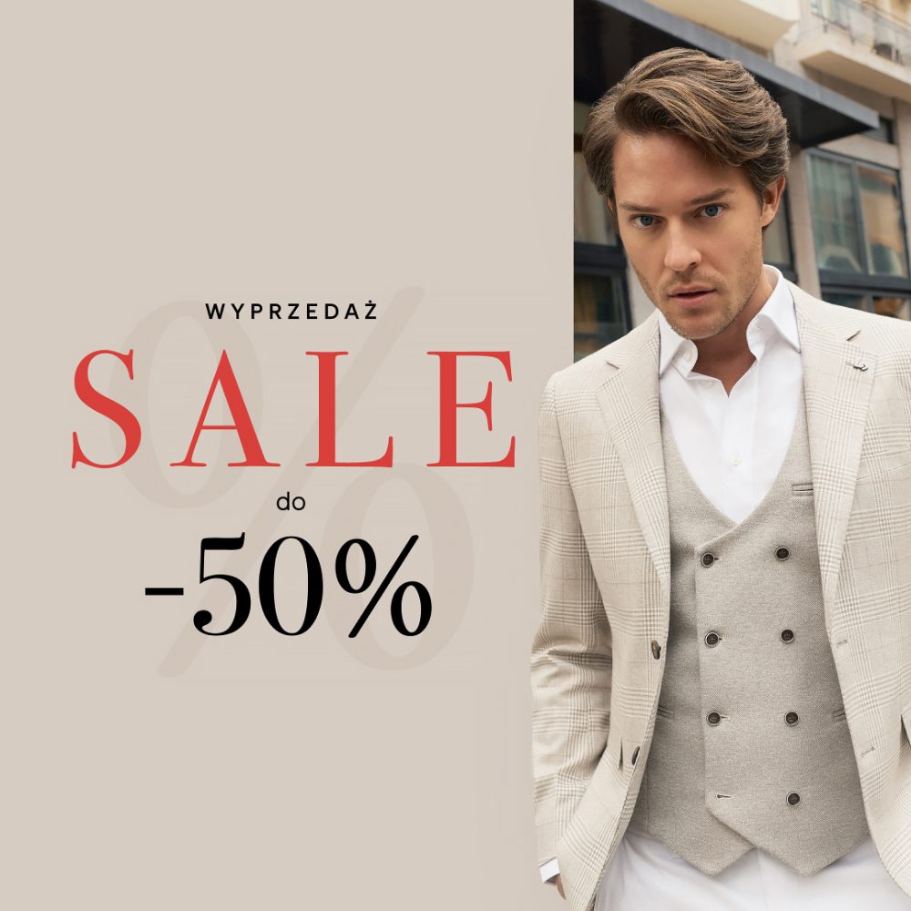 Grafika reklamowa marki Lancerto informuje o wyprzedaży pod hasłem „SALE do -50%”. Po prawej stronie zaprezentowano elegancko ubranego mężczyznę w jasnym garniturze w delikatną kratę, z dwurzędową kamizelką i rozpiętą pod szyją białą koszulą.