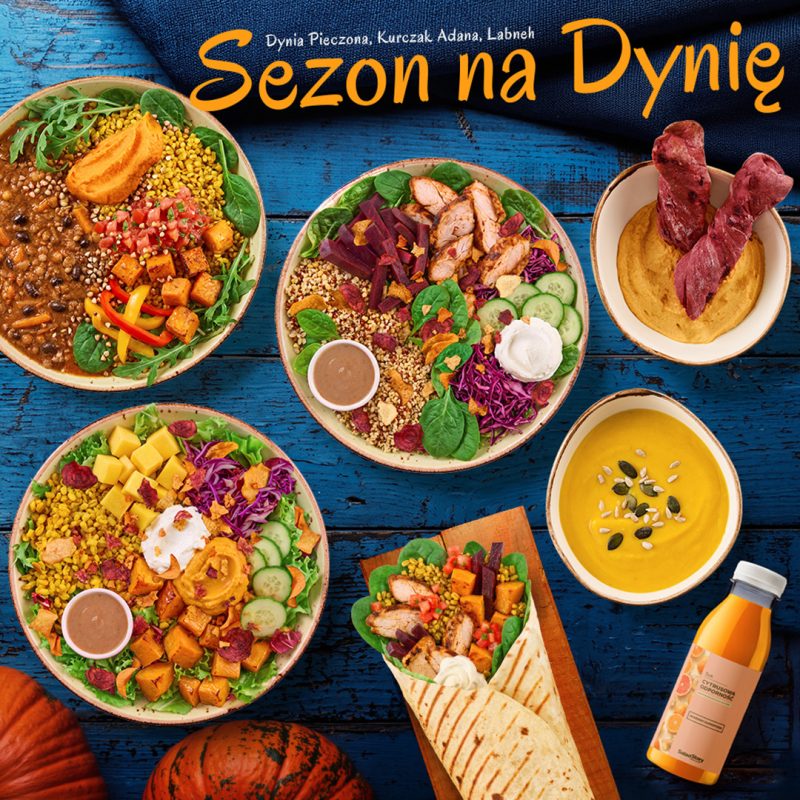 Apetyczna grafika prezentująca jesienne menu z dynią, sałatki, bowle, wrapa, krem z dyni oraz sok w restauracji Salad Story w Pasażu Grunwaldzkim
