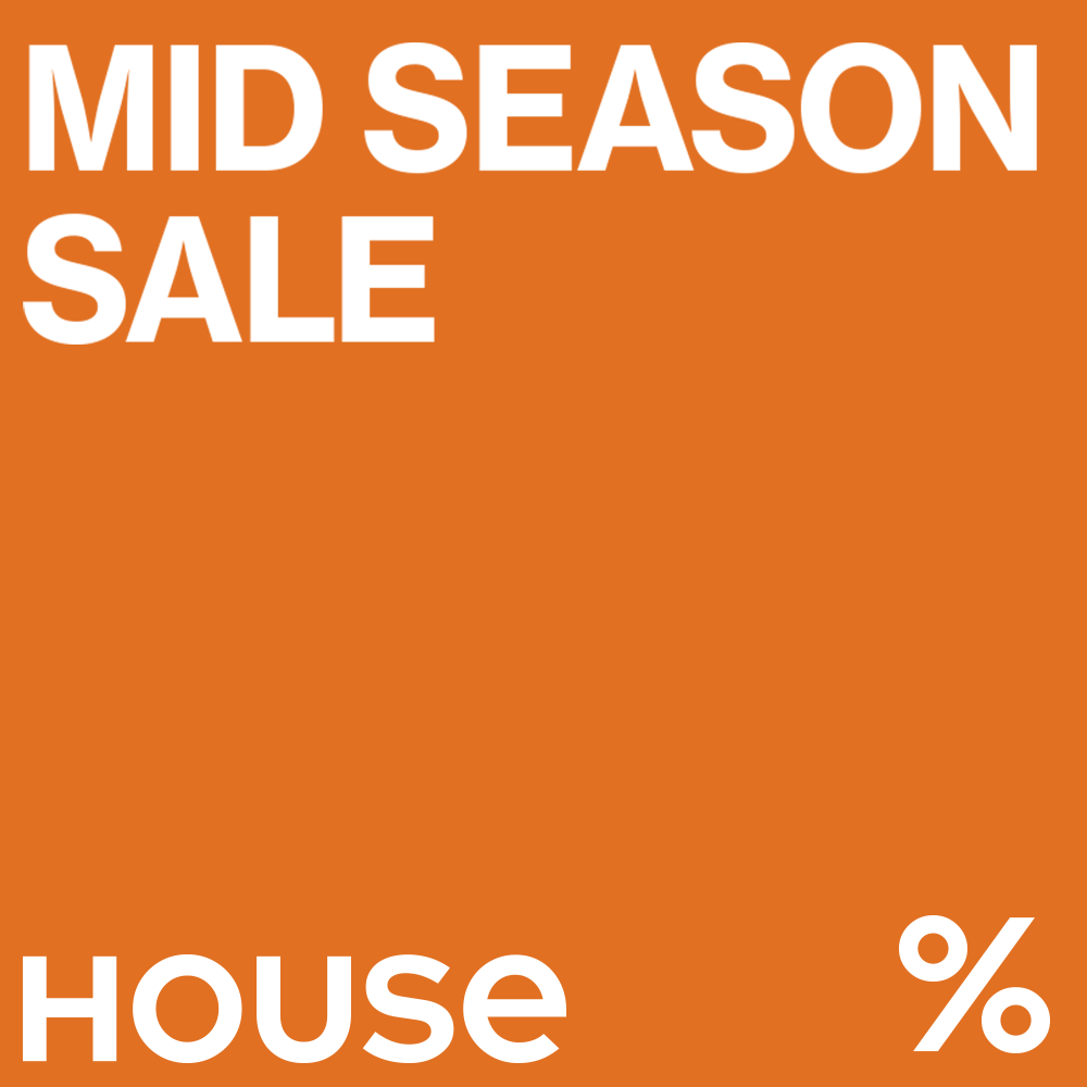 Pomarańczowe tło z białym napisem Mid Season Sale oraz logo House w grafice promocyjnej dla Pasażu Grunwaldzkiego we Wrocławiu