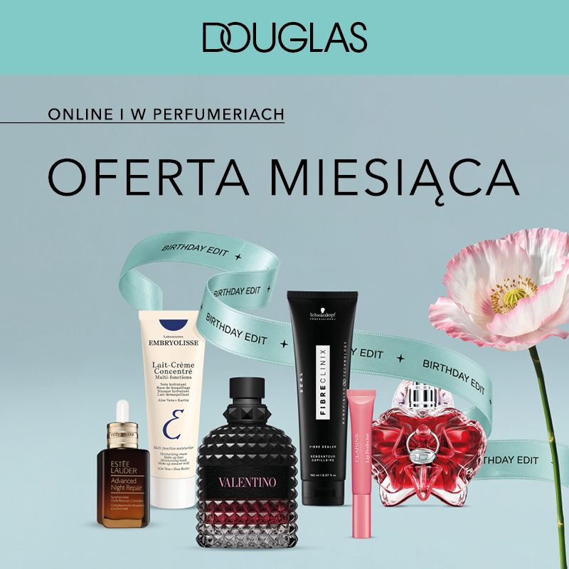 Grafika promocyjna oferty miesiąca perfumerii Douglas z hasłami „Online i w perfumeriach” oraz „Oferta miesiąca”. Na jasnym tle wyeksponowano produkty kosmetyczne różnych marek, w tym Estée Lauder, Embryolisse, Valentino, Schwarzkopf, Clarins i Cacharel, owinięte dekoracyjną wstążką z napisem „Birthday Edit”. W prawym górnym rogu widoczny jest delikatny różowy kwiat maku.